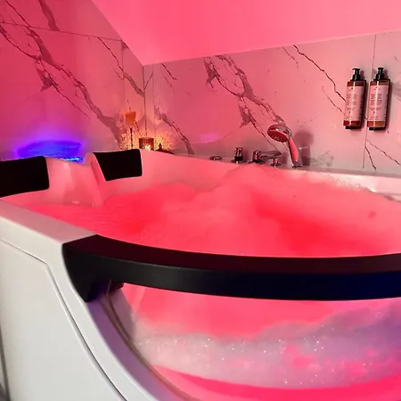 Z Sauna I Jacuzzi Na Wylacznosc - Sikorowka - Dobre Miejsce * 비스와