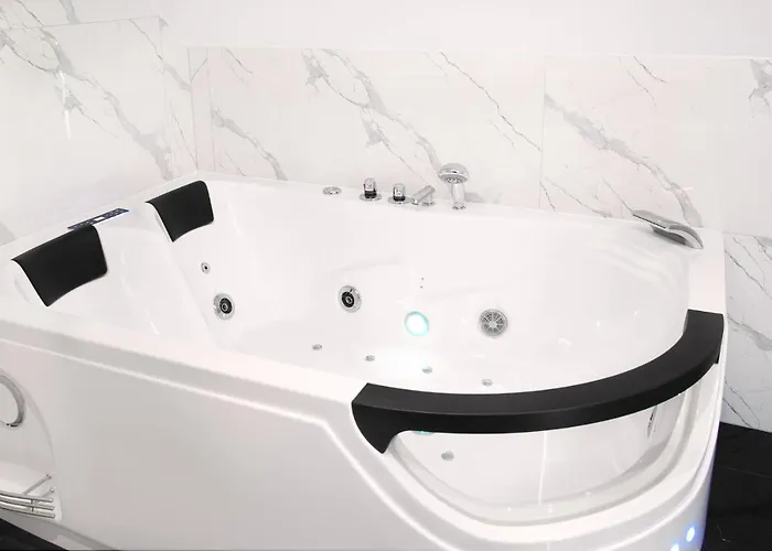 Z Sauna I Jacuzzi Na Wylacznosc - Sikorowka - Dobre Miejsce דירה ויסלאו