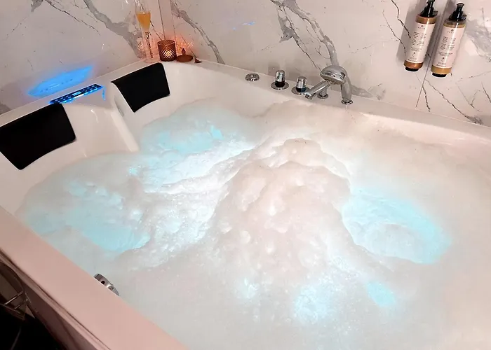 Z Sauna I Jacuzzi Na Wylacznosc - Sikorowka - Dobre Miejsce *